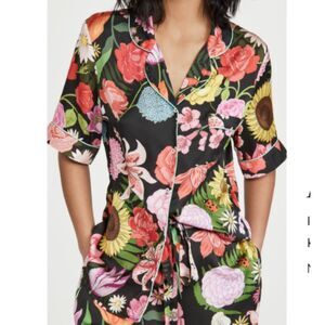 Karen Mabon Pajama Top Size M Black Floral Short Sleeve Button Up Artsy Modern